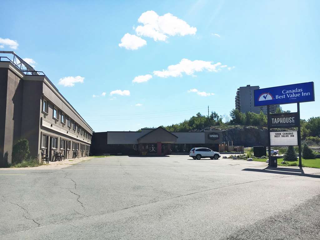 Rodeway Inn Sudbury Bagian luar foto