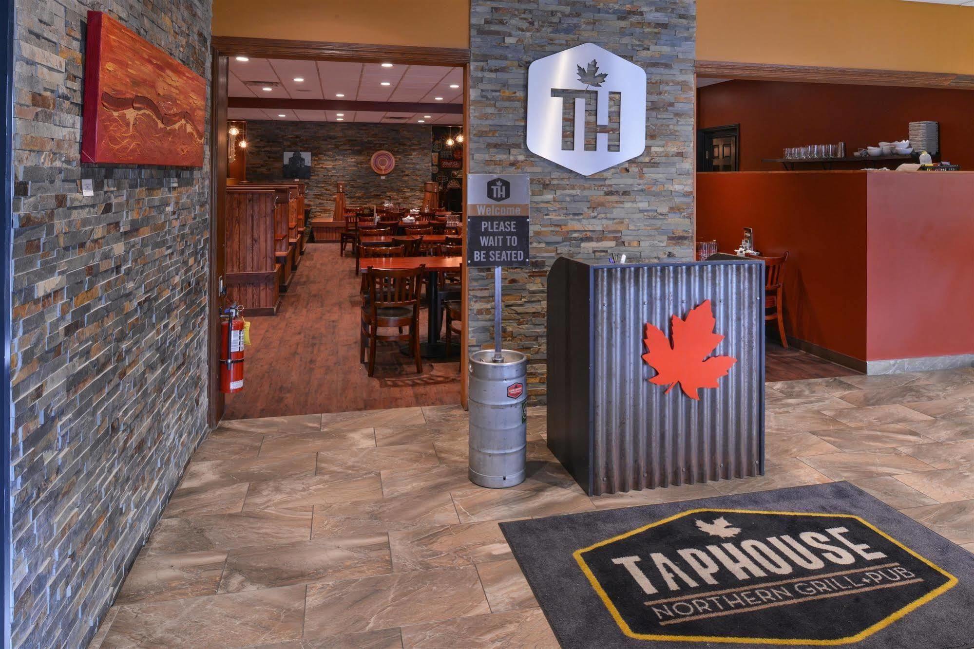 Rodeway Inn Sudbury Bagian luar foto