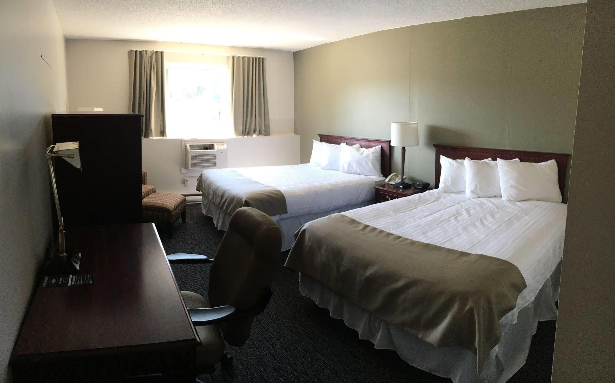 Rodeway Inn Sudbury Bagian luar foto