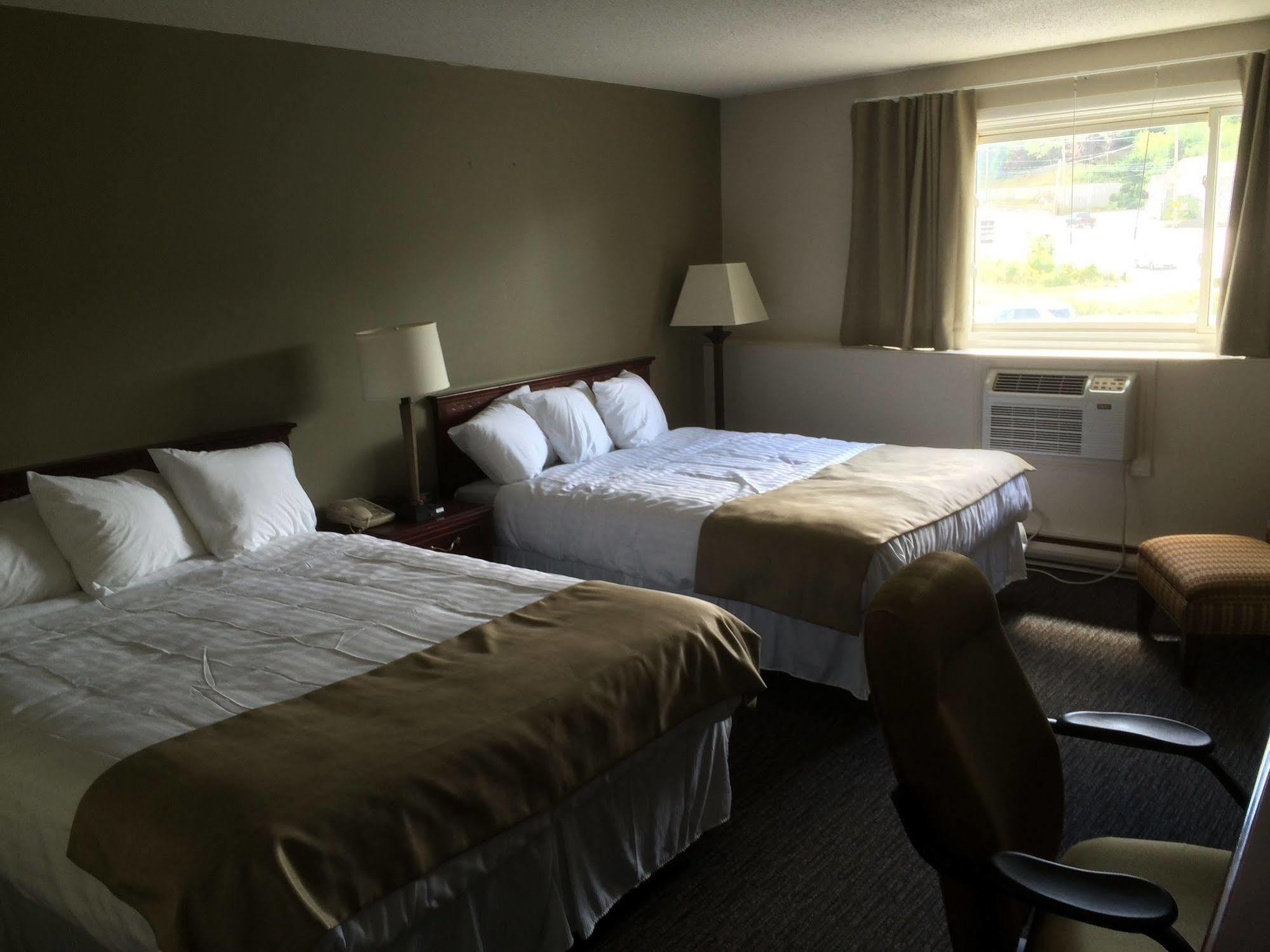Rodeway Inn Sudbury Bagian luar foto