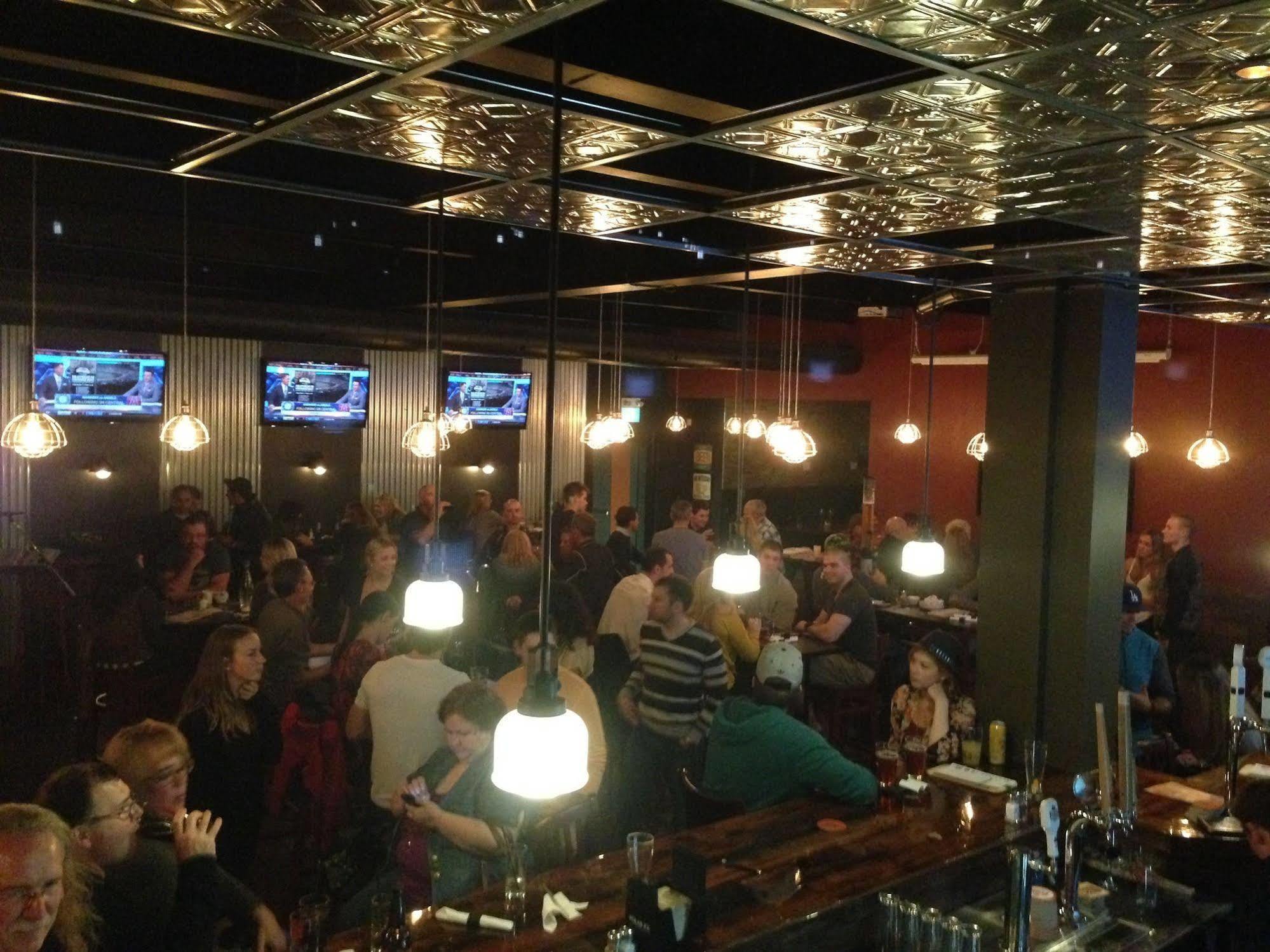 Rodeway Inn Sudbury Bagian luar foto
