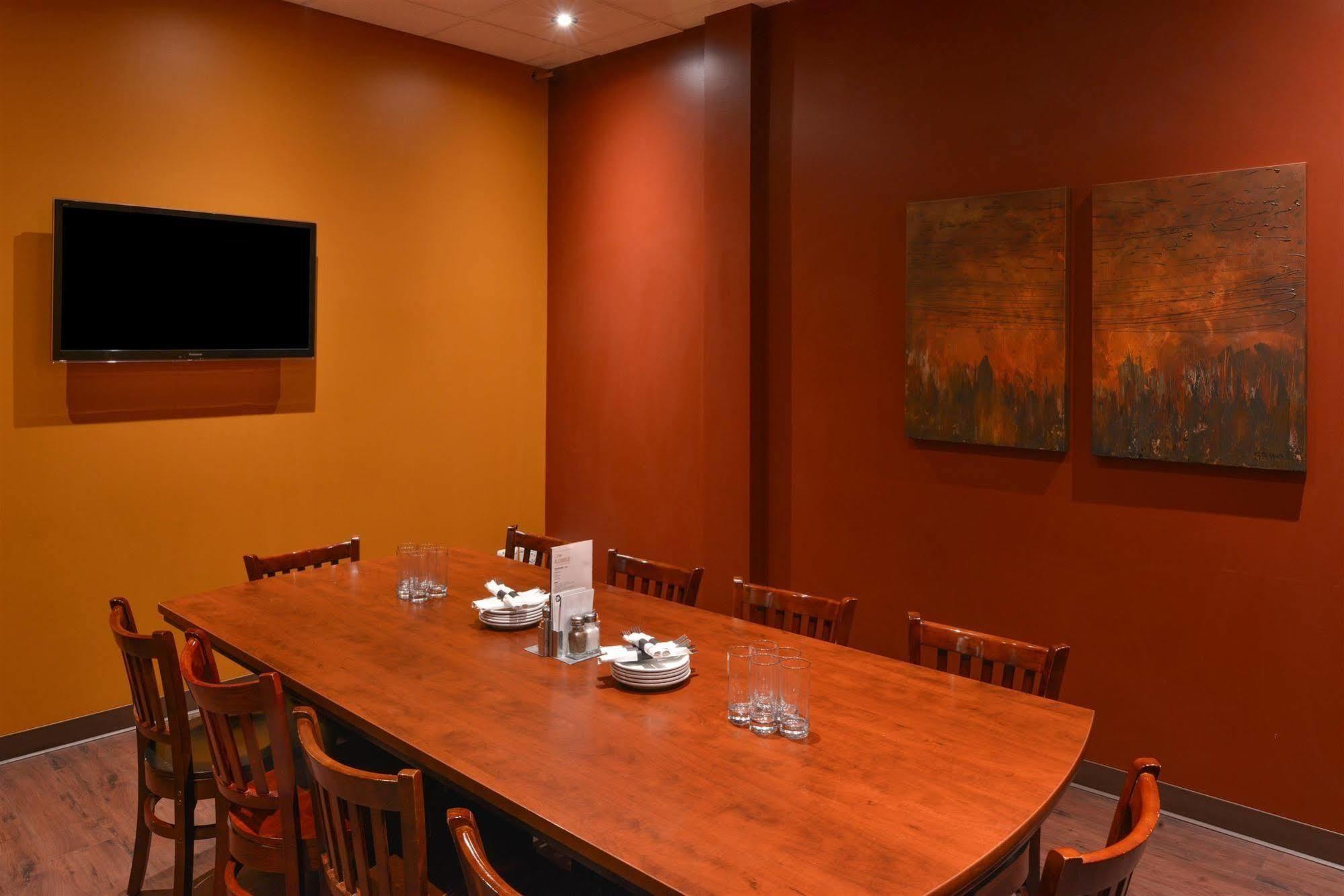 Rodeway Inn Sudbury Bagian luar foto